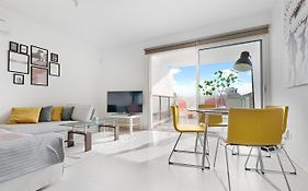 Glabur Stays - The Fabulous 2 Bdr - Nicosia City, Free Parking & Wifi, Welcomes You!!!