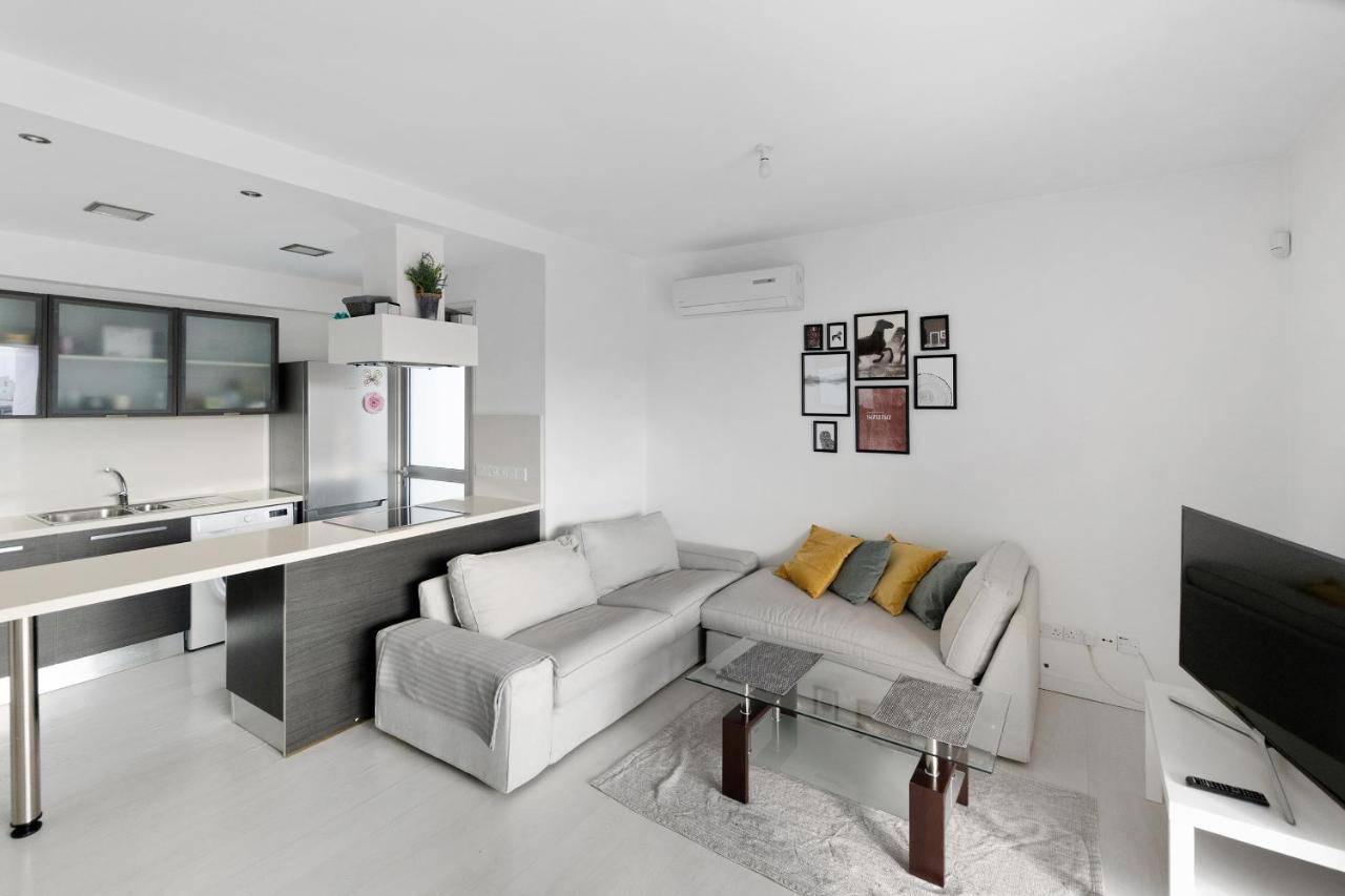 Glabur Stays - The Fabulous 2 Bdr - Nicosia City, Free Parking & Wifi, Welcomes You!!! Exterior photo